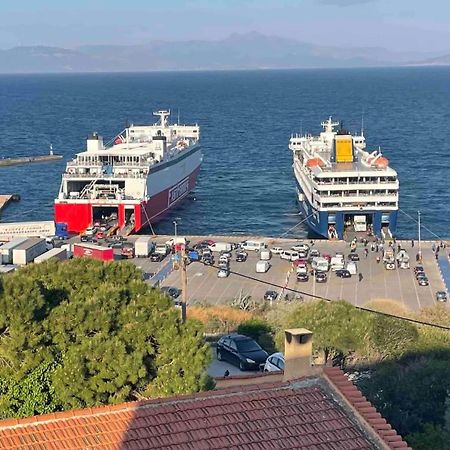 On The Port Apartment Rafina  Exterior photo