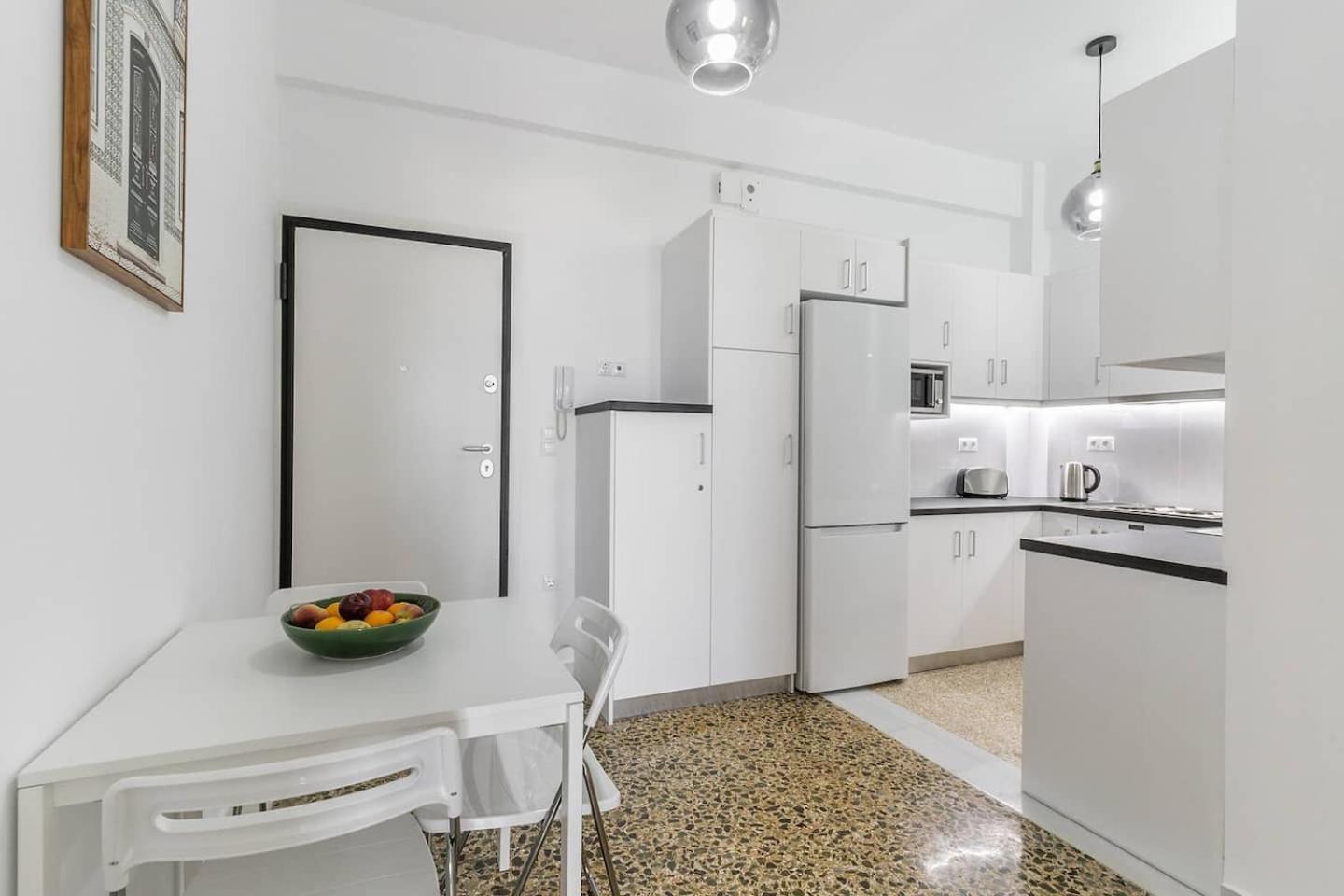 On The Port Apartment Rafina  Exterior photo